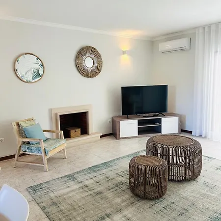 Talia * Αλμπουφέιρα